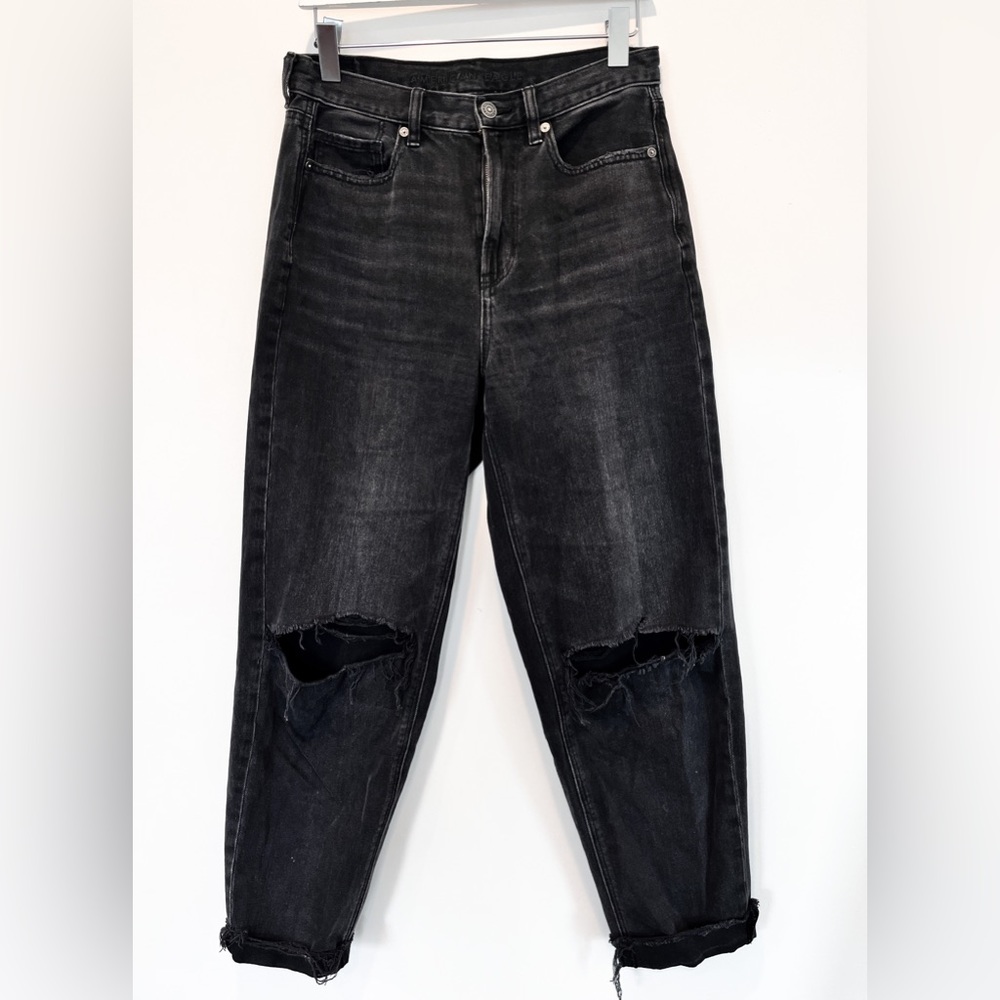 American Eagle Relaxed Mom Jeans in Black